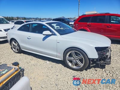 Czwarte zdjęcie samochodu z boku: 2013 AUDI A5 PRESTIGE VIN:WAUWFAFR8DA075529 - miniatura
