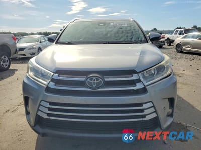 Piąte zdjęcie samochodu w środku: 2019 TOYOTA HIGHLANDER XLE VIN:5TDKZRFH2KS554219 - miniatura