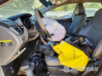 Zdjęcie 7 z 12 samochodu: 2012 HYUNDAI ELANTRA LIMITED VIN:KMHDH4AE8CU181398 - miniatura