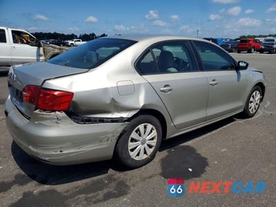 Trzecie zdjęcie samochodu z tyłu: 2014 VOLKSWAGEN JETTA BASE VIN:3VW2K7AJ2EM298815 - miniatura