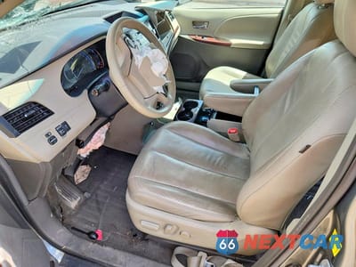 Zdjęcie 7 z 13 samochodu: 2011 TOYOTA SIENNA XLE 7-PASSENGER VIN:5TDDK3DC1BS011719 - miniatura