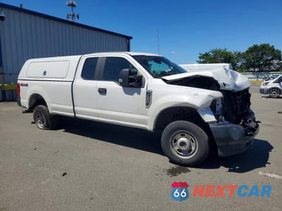 Czwarte zdjęcie samochodu z boku: 2018 FORD F250 SUPER DUTY VIN:1FT7X2B69JEC95028 - miniatura