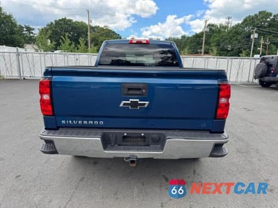 Piąte zdjęcie samochodu w środku: 2017 CHEVROLET SILVERADO K1500 LT VIN:1GCVKREC9HZ265546 - miniatura
