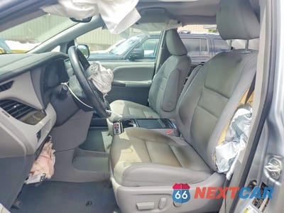 Zdjęcie 7 z 13 samochodu: 2019 TOYOTA SIENNA XLE 7-PASSENGER VIN:5TDDZ3DC6KS222541 - miniatura