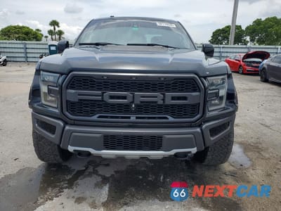Piąte zdjęcie samochodu w środku: 2017 FORD F150 RAPTOR VIN:1FTFW1RG2HFA39115 - miniatura
