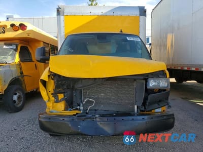 Piąte zdjęcie samochodu w środku: 2022 GMC SAVANA BOX TRUCK VIN:7GZ37TC78NN004507 - miniatura