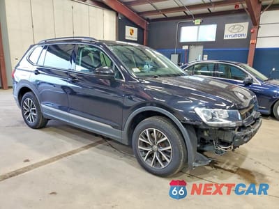 Czwarte zdjęcie samochodu z boku: 2020 VOLKSWAGEN TIGUAN SE VIN:3VV2B7AXXLM033971 - miniatura