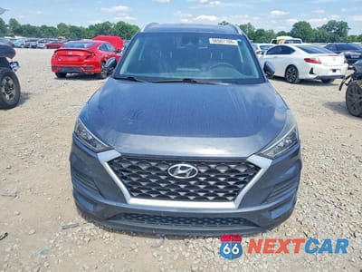 Piąte zdjęcie samochodu w środku: 2019 HYUNDAI TUCSON VALUE VIN:KM8J3CA4XKU020150 - miniatura
