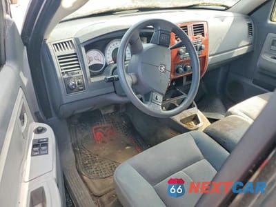 Zdjęcie 8 z 12 samochodu: 2005 DODGE DAKOTA SLT VIN:1D7HE42K85S176807 - miniatura