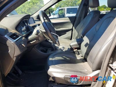 Zdjęcie 7 z 13 samochodu: 2017 BMW X1 XDRIVE28I VIN:WBXHT3C39H5F67894 - miniatura