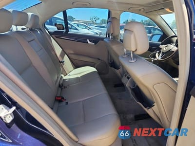 Zdjęcie 10 z 12 samochodu: 2013 MERCEDES-BENZ C 350 VIN:WDDGF5HB4DG105109 - miniatura