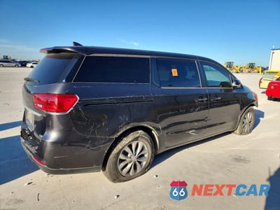Trzecie zdjęcie samochodu z tyłu: 2021 KIA SEDONA LX VIN:KNDMB5C18M6673831 - miniatura