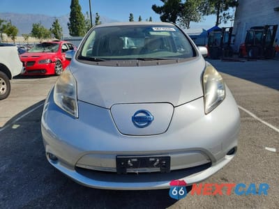 Piąte zdjęcie samochodu w środku: 2012 NISSAN LEAF SV VIN:JN1AZ0CP7CT025471 - miniatura