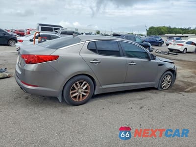 Trzecie zdjęcie samochodu z tyłu: 2013 KIA OPTIMA LX VIN:5XXGM4A79DG209022 - miniatura