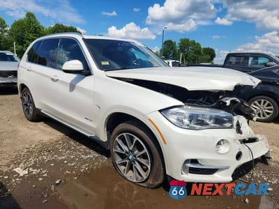 Czwarte zdjęcie samochodu z boku: 2017 BMW X5 XDRIVE50I VIN:5UXKR6C50H0J84715 - miniatura