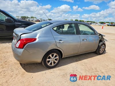 Trzecie zdjęcie samochodu z tyłu: 2012 NISSAN VERSA 1.6 S VIN:3N1CN7AP4CL826833 - miniatura