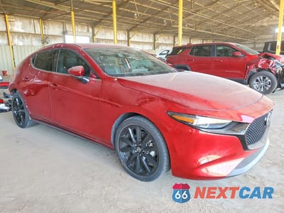 Czwarte zdjęcie samochodu z boku: 2022 MAZDA 3 PREMIUM VIN:JM1BPAML7N1519840 - miniatura