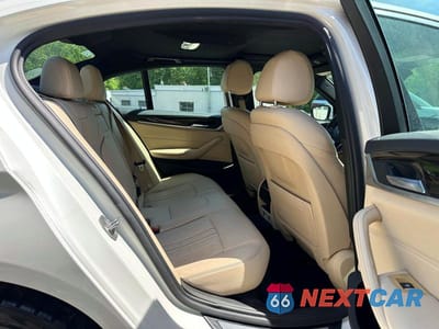 Zdjęcie 9 z 10 samochodu: 2019 BMW 530 I VIN:WBAJA5C59KWW18744 - miniatura