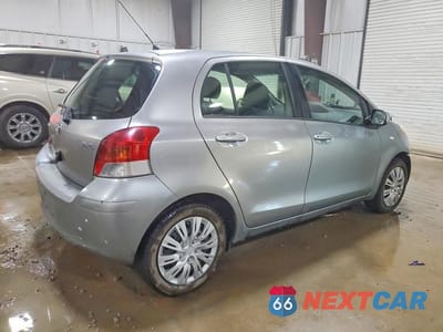 Trzecie zdjęcie samochodu z tyłu: 2010 TOYOTA YARIS BASE VIN:JTDKT4K36A5290845 - miniatura