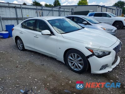 Czwarte zdjęcie samochodu z boku: 2015 INFINITI Q50 PREMIUM VIN:JN1BV7AR7FM423260 - miniatura