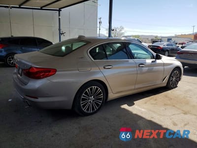 Trzecie zdjęcie samochodu z tyłu: 2018 BMW 530E VIN:WBAJA9C56JB249337 - miniatura