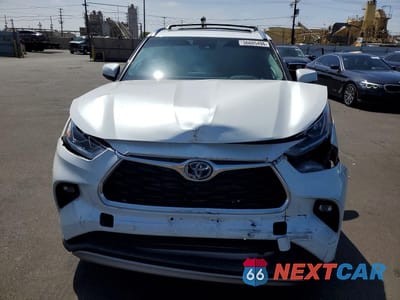 Piąte zdjęcie samochodu w środku: 2022 TOYOTA HIGHLANDER HYBRID PLATINUM VIN:5TDEBRCH0NS101520 - miniatura