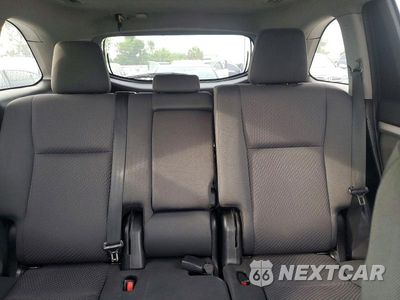Zdjęcie 10 z 13 samochodu: 2019 TOYOTA HIGHLANDER LE VIN:5TDZARFH8KS042082 - miniatura