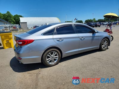 Trzecie zdjęcie samochodu z tyłu: 2017 HYUNDAI SONATA SE VIN:5NPE24AF2HH493771 - miniatura