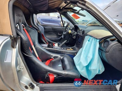 Zdjęcie 7 z 12 samochodu: 2001 MAZDA MX-5 MIATA BASE VIN:JM1NB353710215882 - miniatura