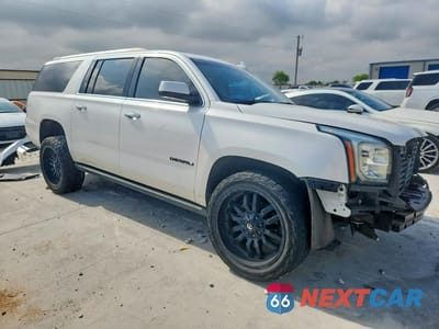 Czwarte zdjęcie samochodu z boku: 2019 GMC YUKON XL DENALI VIN:1GKS2HKJ3KR254442 - miniatura