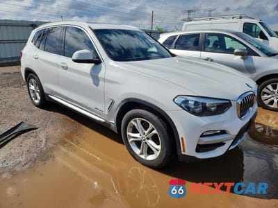 Czwarte zdjęcie samochodu z boku: 2018 BMW X3 XDRIVE30I VIN:5UXTR9C56JLD62415 - miniatura
