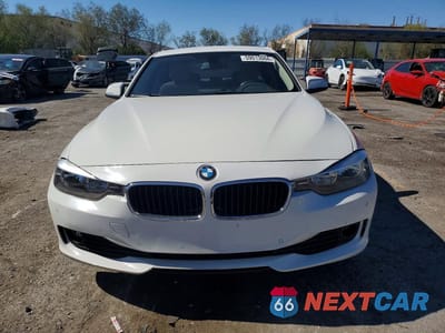 Piąte zdjęcie samochodu w środku: 2015 BMW 320 I VIN:WBA3B1C55FK139474 - miniatura