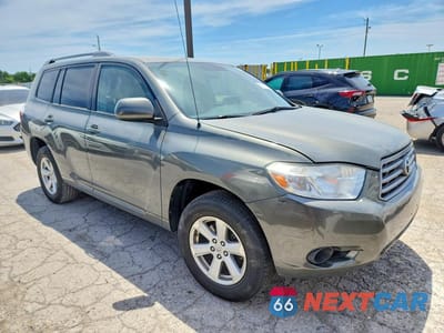 Czwarte zdjęcie samochodu z boku: 2010 TOYOTA HIGHLANDER BASE VIN:5TDZA3EH5AS007366 - miniatura