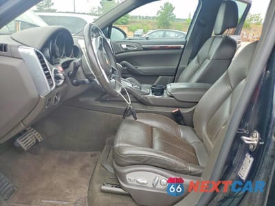 Zdjęcie 7 z 12 samochodu: 2017 PORSCHE CAYENNE S VIN:WP1AB2A25HLA51108 - miniatura
