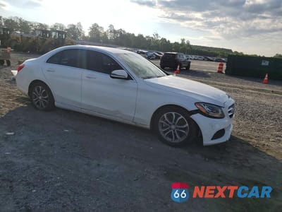 Czwarte zdjęcie samochodu z boku: 2016 MERCEDES-BENZ C 300 VIN:55SWF4JB6GU174732 - miniatura