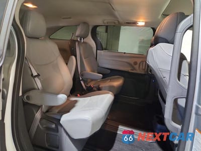 Zdjęcie 11 z 13 samochodu: 2021 TOYOTA SIENNA XLE VIN:5TDYRKEC0MS032330 - miniatura