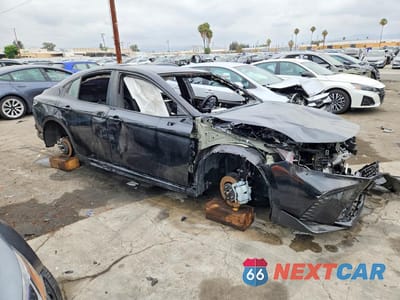 Czwarte zdjęcie samochodu z boku: 2025 TOYOTA CAMRY SE VIN:4T1DAACKXSU540691 - miniatura