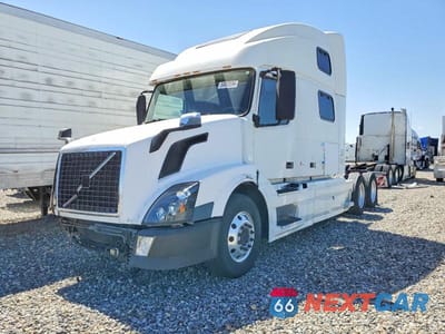 Drugie zdjęcie samochodu z przodu: 2016 VOLVO VNL SEMI TRUCK VIN:4V4NC9EHXGN945152 - miniatura