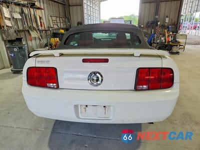 Zdjęcie 6 z 12 samochodu: 2005 FORD MUSTANG VIN:1ZVFT84N555199494 - miniatura