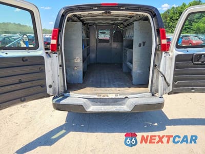 Zdjęcie 10 z 13 samochodu: 2010 CHEVROLET EXPRESS G1500 VIN:1GCUGADXXA1110933 - miniatura