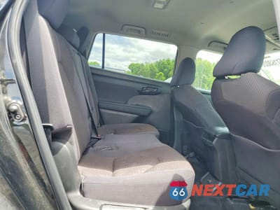 Zdjęcie 11 z 14 samochodu: 2023 TOYOTA HIGHLANDER LE VIN:5TDKDRBH0PS003055 - miniatura