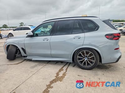 Drugie zdjęcie samochodu z przodu: 2025 BMW X5 XDRIVE50E VIN:5UX43EU02S9Y29486 - miniatura