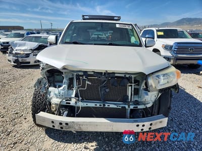 Piąte zdjęcie samochodu w środku: 2011 TOYOTA 4RUNNER LIMITED VIN:JTEBU5JR1B5072298 - miniatura