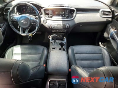 Zdjęcie 8 z 13 samochodu: 2017 KIA SORENTO EX VIN:5XYPH4A50HG306145 - miniatura
