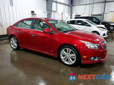 Czwarte zdjęcie samochodu z boku: 2014 CHEVROLET CRUZE LTZ VIN:1G1PG5SB9E7124250 - miniatura