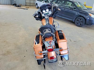 Czwarte zdjęcie samochodu z boku: 2008 HARLEY-DAVIDSON FLHTCUI 105TH ANNIVERSARY EDITION VIN:1HD1FC4458Y642856 - miniatura