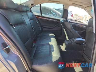Zdjęcie 10 z 12 samochodu: 2004 BMW 330 I VIN:WBAEV53404KM38141 - miniatura