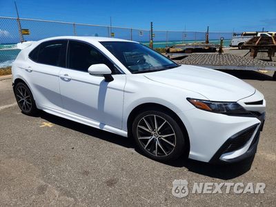 Czwarte zdjęcie samochodu z boku: 2021 TOYOTA CAMRY SE VIN:4T1T11AK3MU523667 - miniatura