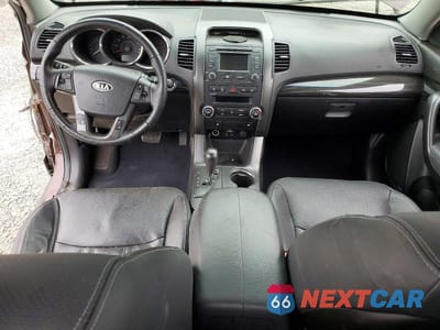 Zdjęcie 8 z 14 samochodu: 2013 KIA SORENTO EX VIN:5XYKUDA2XDG346612 - miniatura