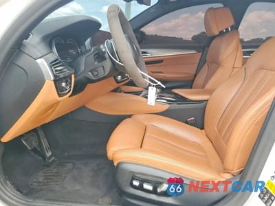Zdjęcie 7 z 12 samochodu: 2018 BMW M550XI VIN:WBAJB9C5XJB049431 - miniatura